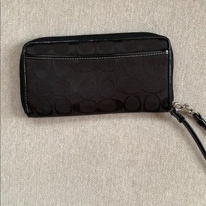Coach Bags - Coach Wristlet/Wallet Coach Bags - Coach Wristlet/Wallet